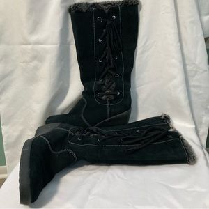 London Fog black leather boots with warm grey faux fur